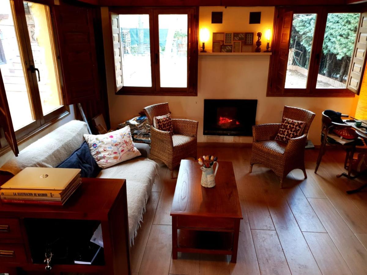 Acogedora Casa Rural En La Sierra De Madrid Mataelpino Eksteriør billede